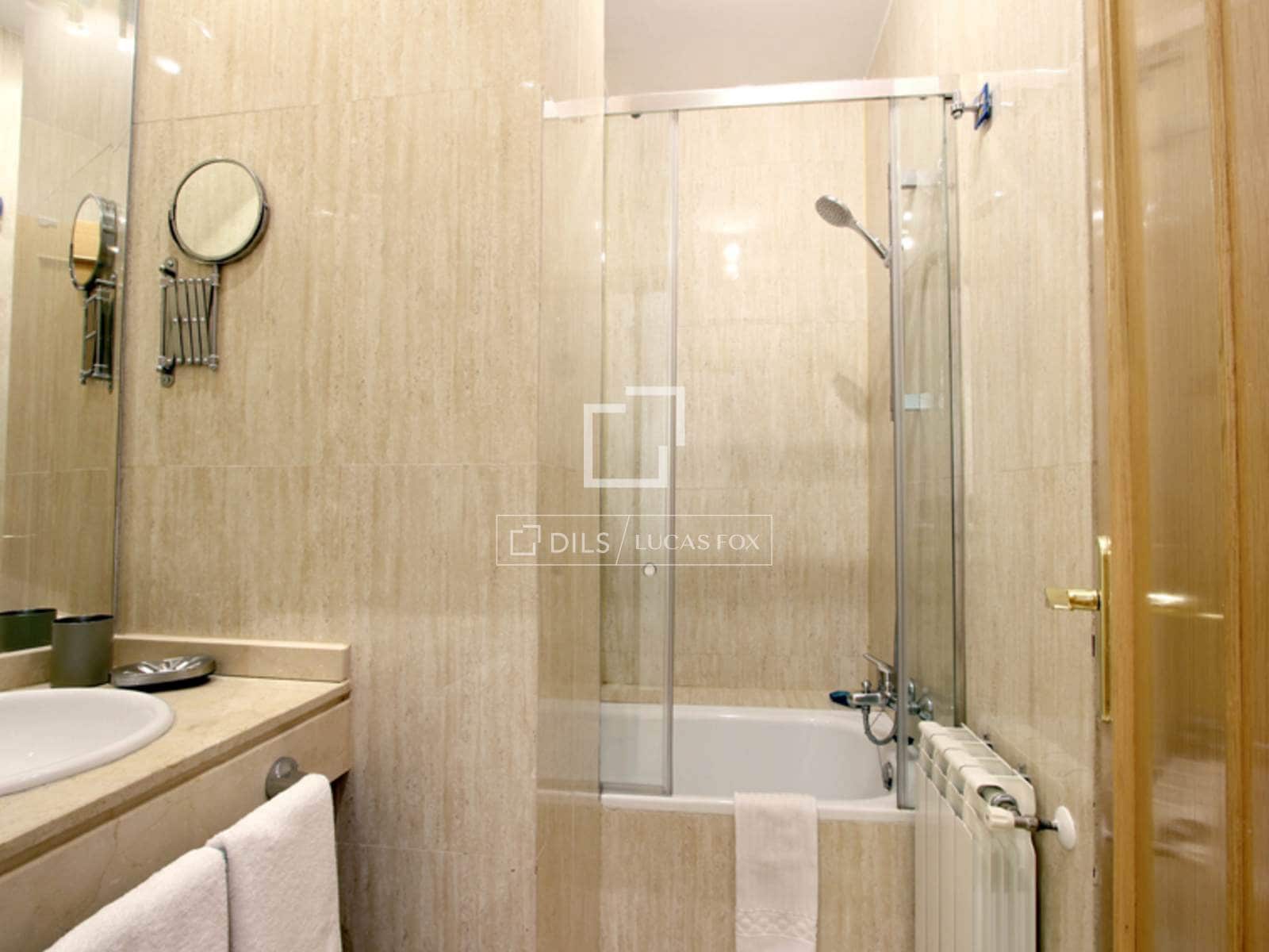 Appartement de 2 chambres à louer à Madrid ville - 4 000 € (Ref: 9593201)