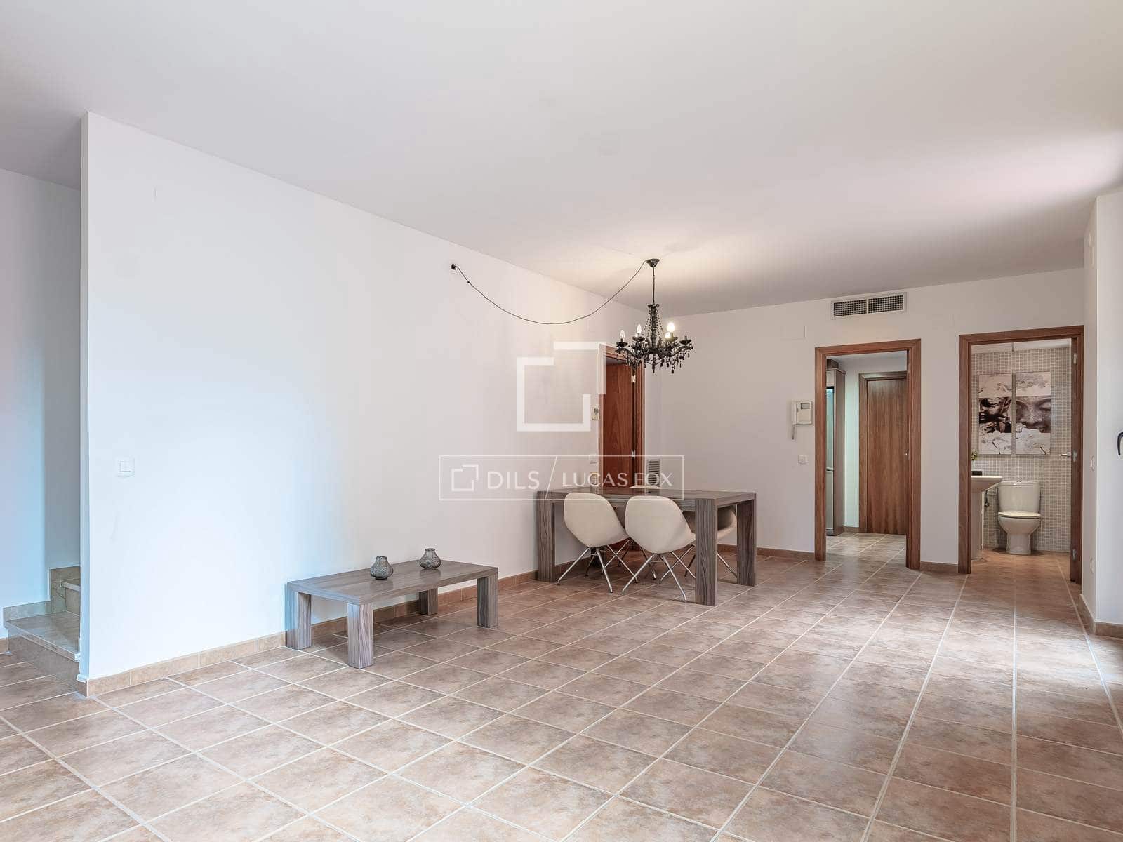 2 slaapkamer Villa te koop in Tarragona stad met zwembad garage - € 365.000 (Ref: 9593202)