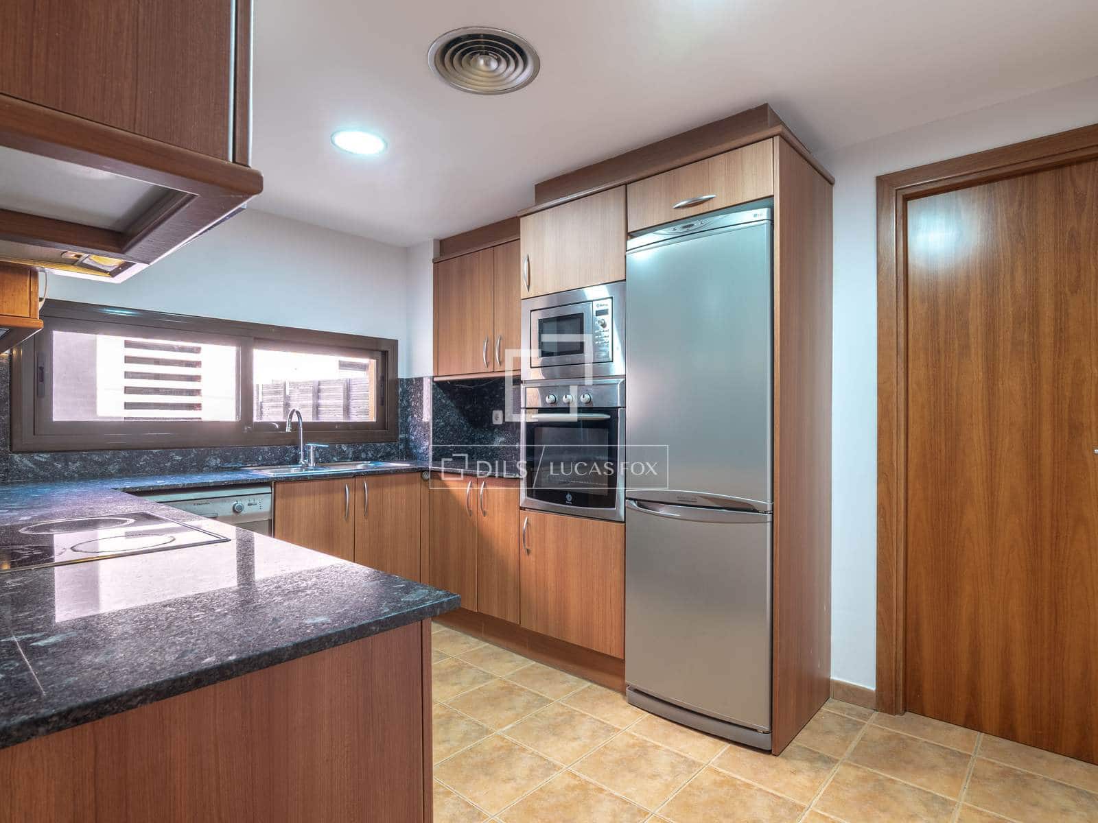 2 slaapkamer Villa te koop in Tarragona stad met zwembad garage - € 365.000 (Ref: 9593202)