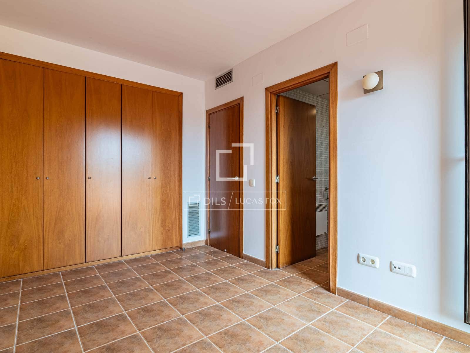 2 slaapkamer Villa te koop in Tarragona stad met zwembad garage - € 365.000 (Ref: 9593202)