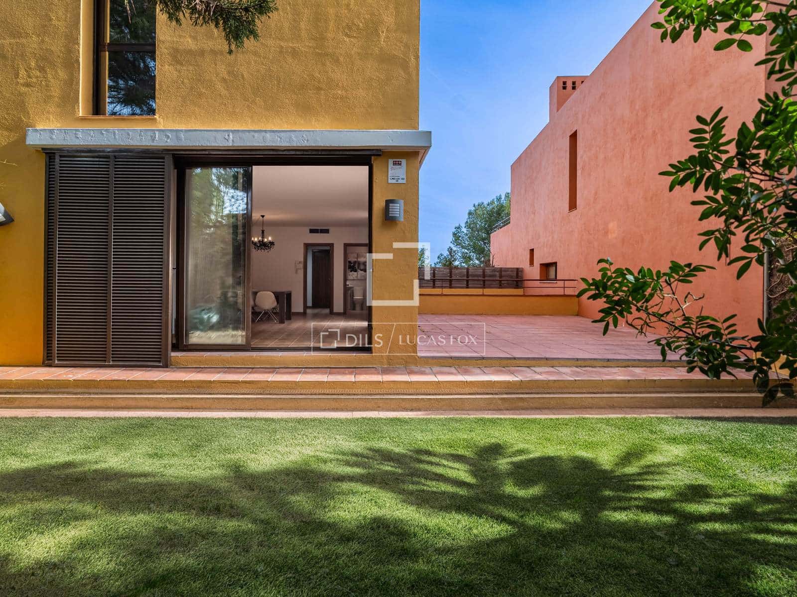 2 slaapkamer Villa te koop in Tarragona stad met zwembad garage - € 365.000 (Ref: 9593202)