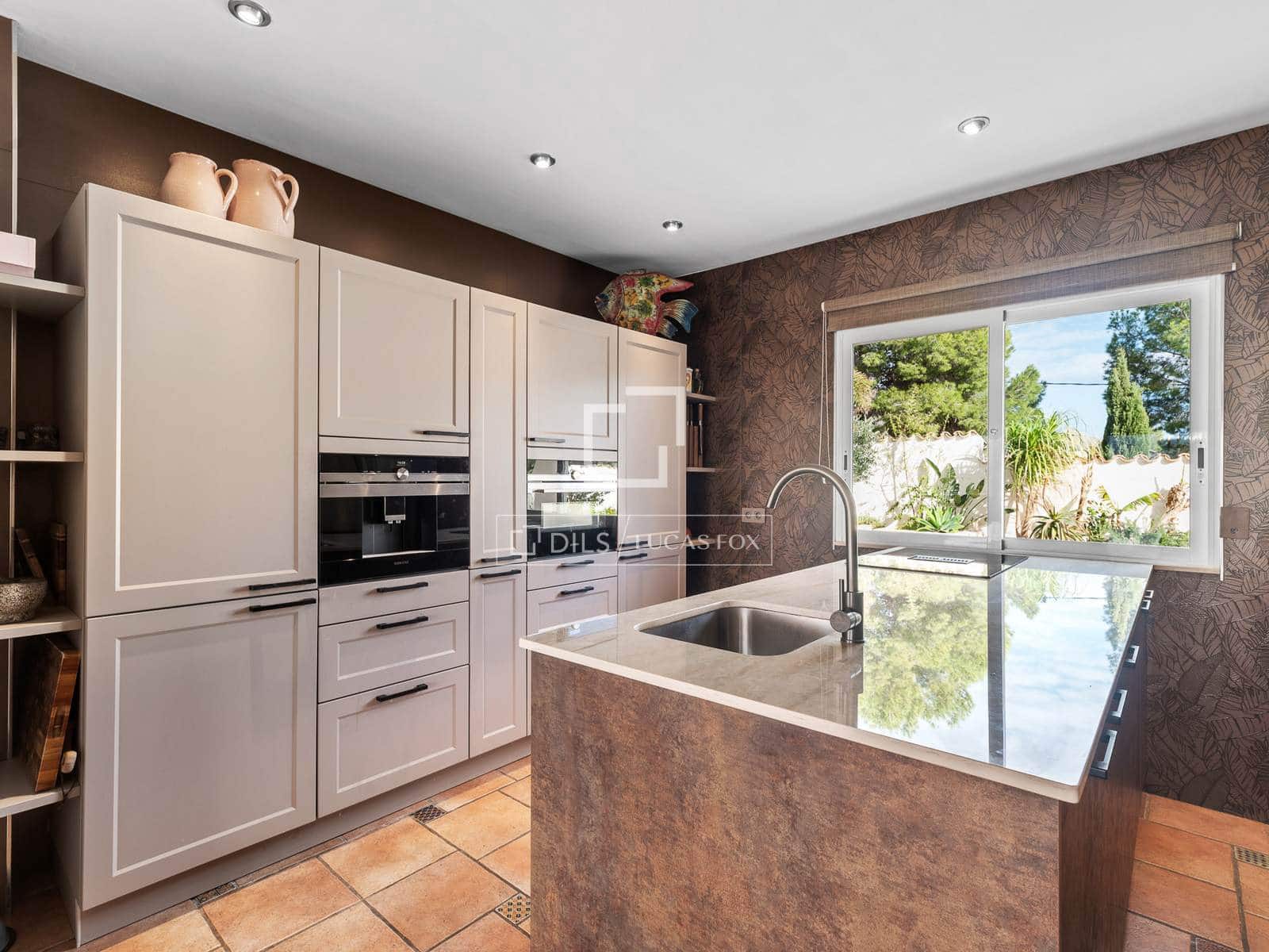 5 makuuhuone Huvila myytävänä paikassa Altea mukana uima-altaan 
autotalli - 949 000 € (Ref: 9593203)