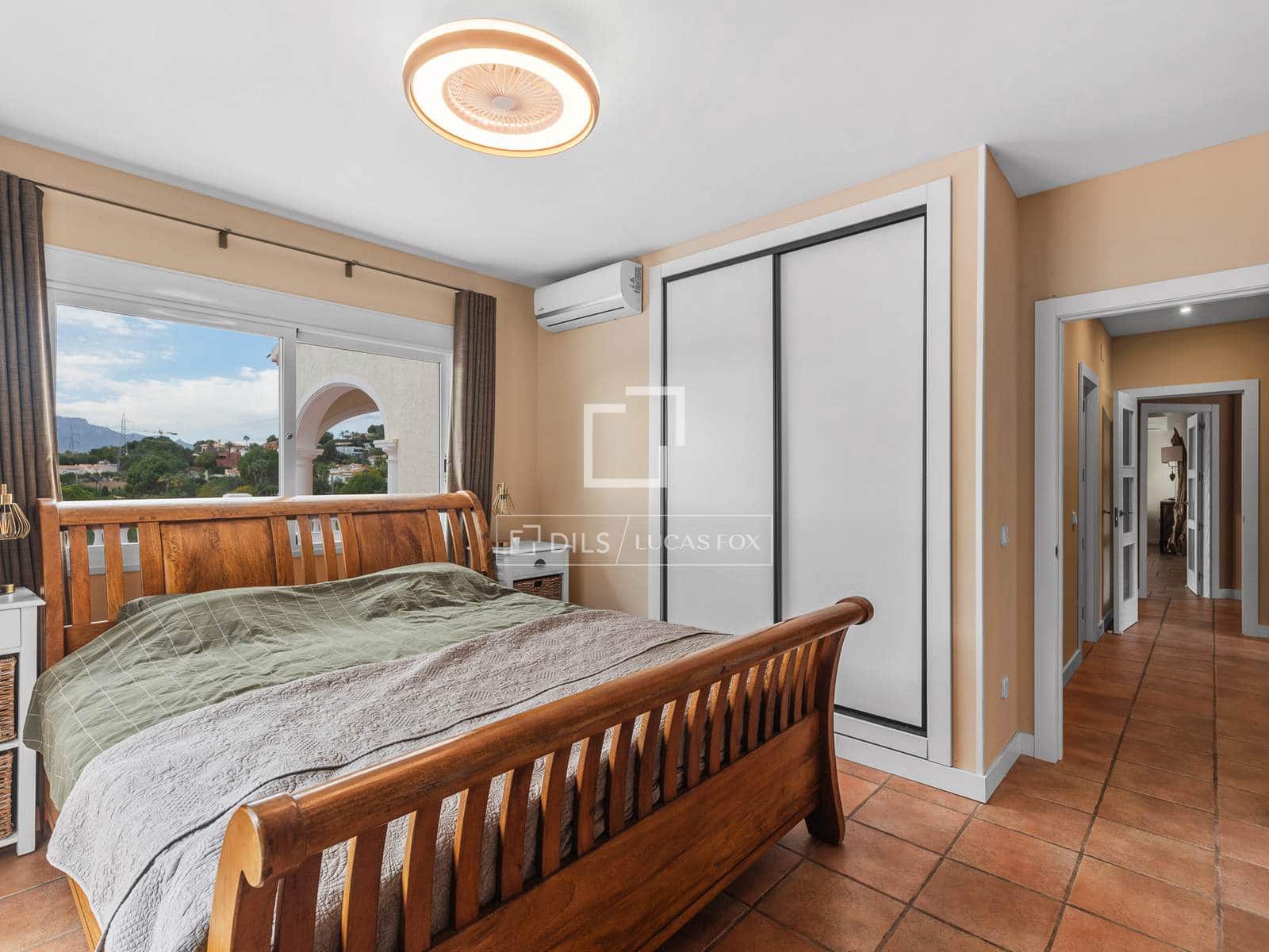 5 makuuhuone Huvila myytävänä paikassa Altea mukana uima-altaan 
autotalli - 949 000 € (Ref: 9593203)