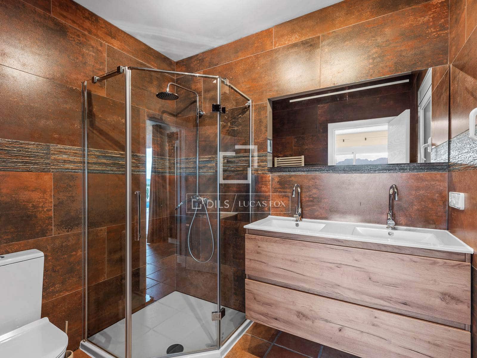 5 makuuhuone Huvila myytävänä paikassa Altea mukana uima-altaan 
autotalli - 949 000 € (Ref: 9593203)