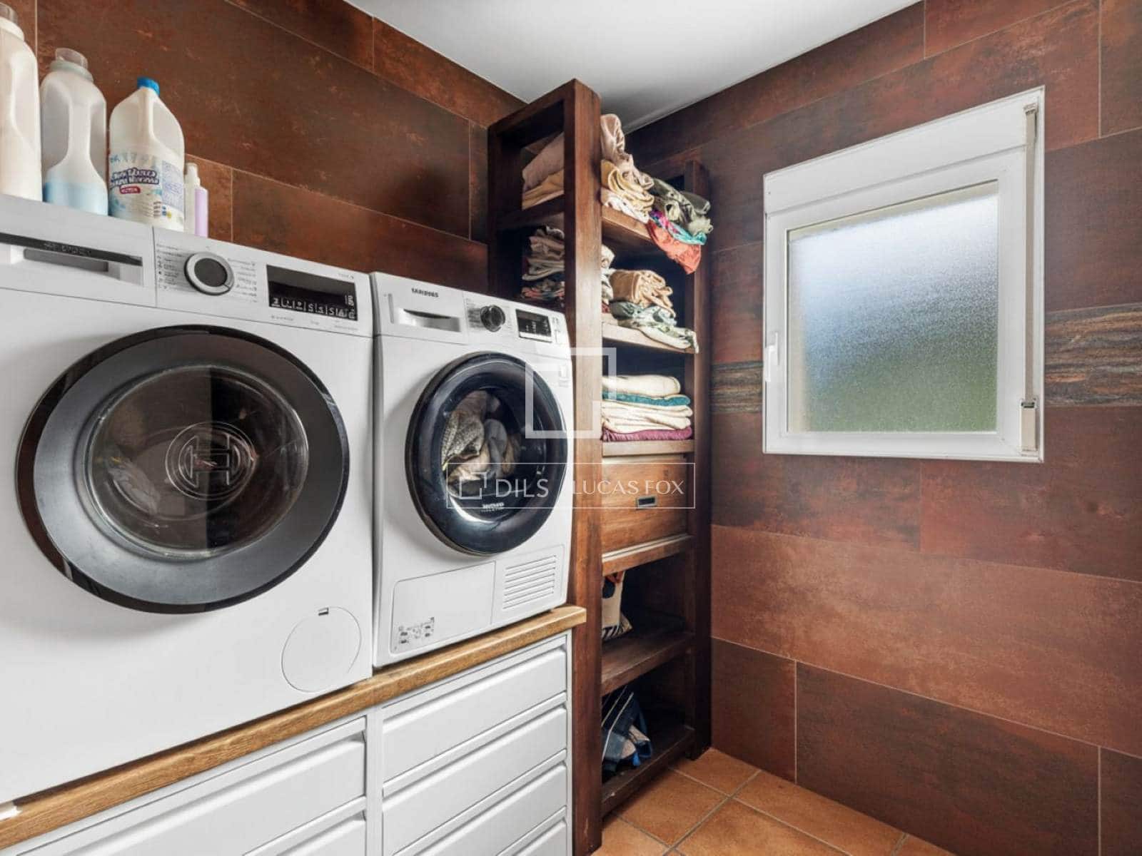 5 makuuhuone Huvila myytävänä paikassa Altea mukana uima-altaan 
autotalli - 949 000 € (Ref: 9593203)