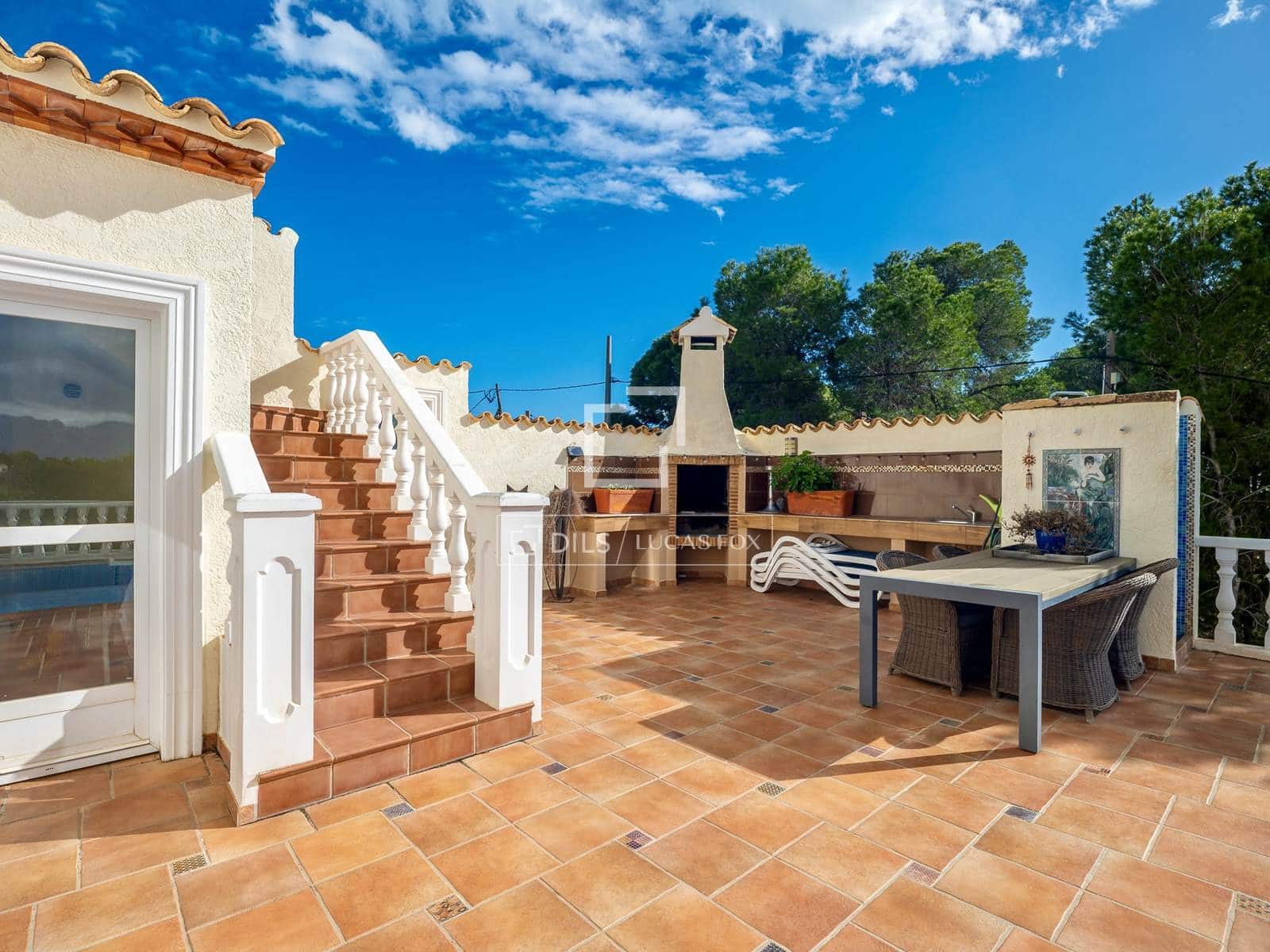 5 makuuhuone Huvila myytävänä paikassa Altea mukana uima-altaan 
autotalli - 949 000 € (Ref: 9593203)