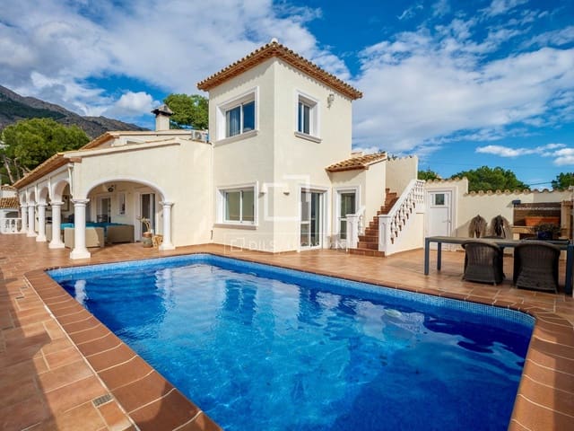 5 makuuhuone Huvila myytävänä paikassa Altea mukana uima-altaan 
autotalli - 949 000 € (Ref: 9593203)