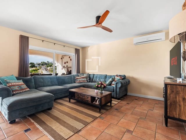 5 makuuhuone Huvila myytävänä paikassa Altea mukana uima-altaan 
autotalli - 949 000 € (Ref: 9593203)