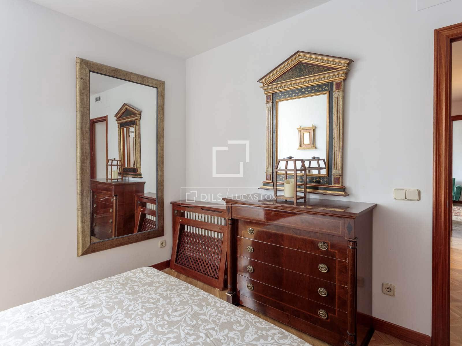 3 slaapkamer Appartement te huur in Madrid stad - € 2.800 (Ref: 9593204)