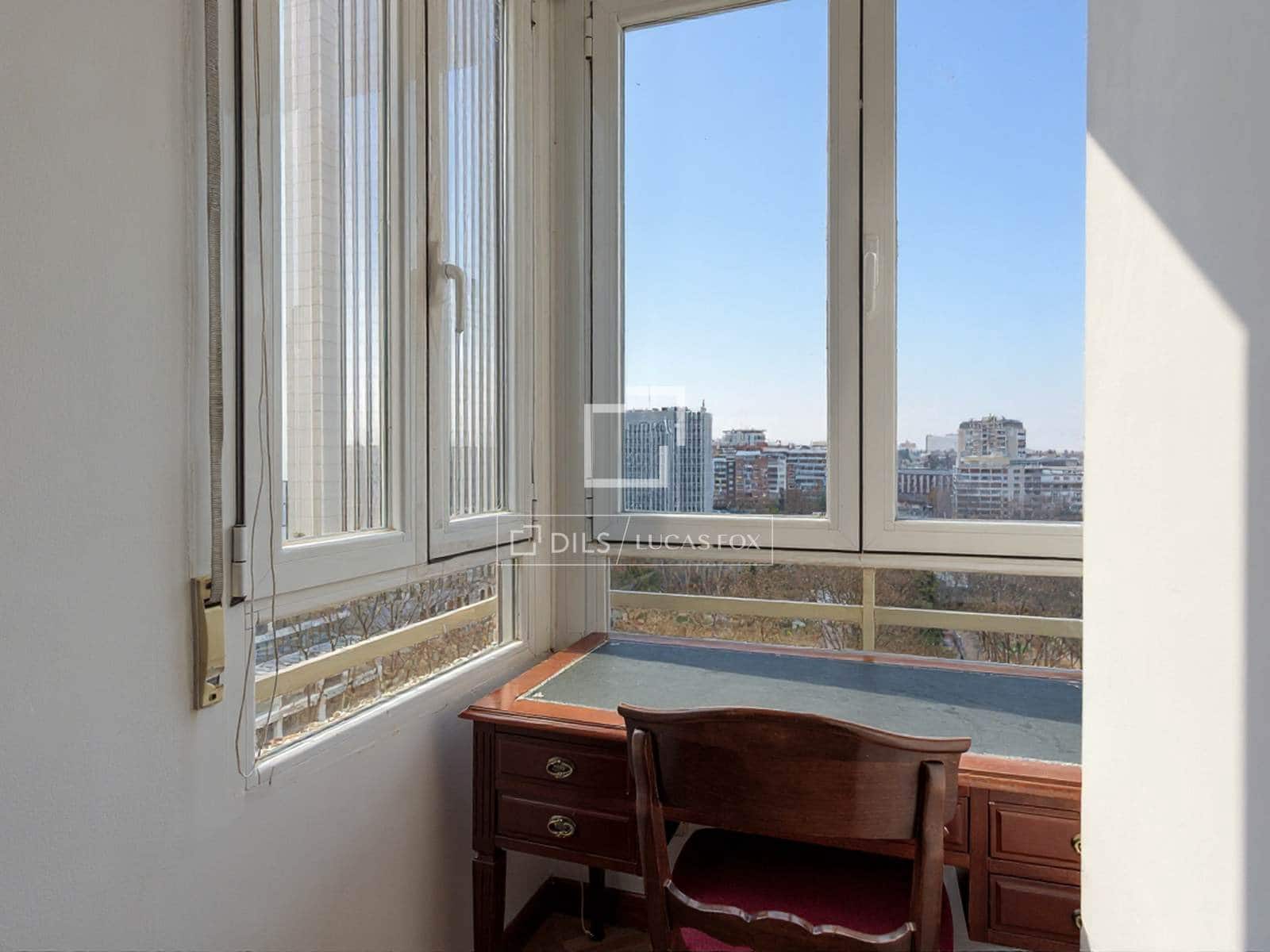 3 slaapkamer Appartement te huur in Madrid stad - € 2.800 (Ref: 9593204)