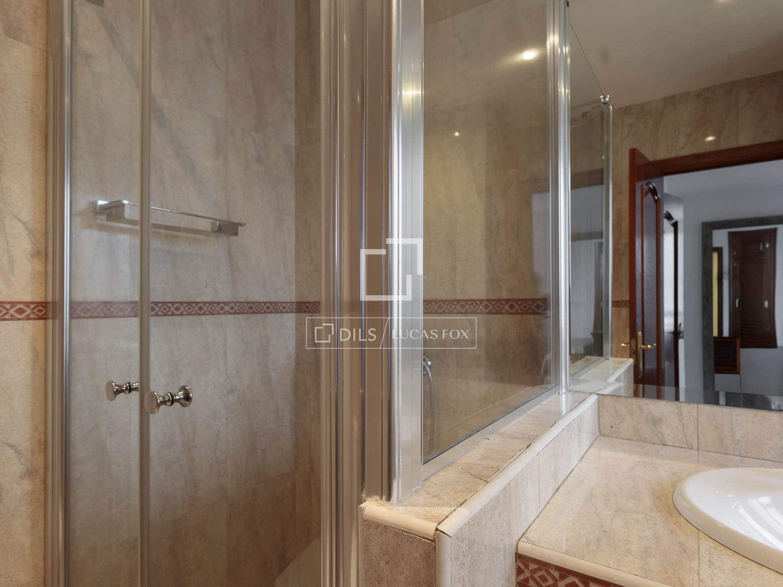 3 slaapkamer Appartement te huur in Madrid stad - € 2.800 (Ref: 9593204)