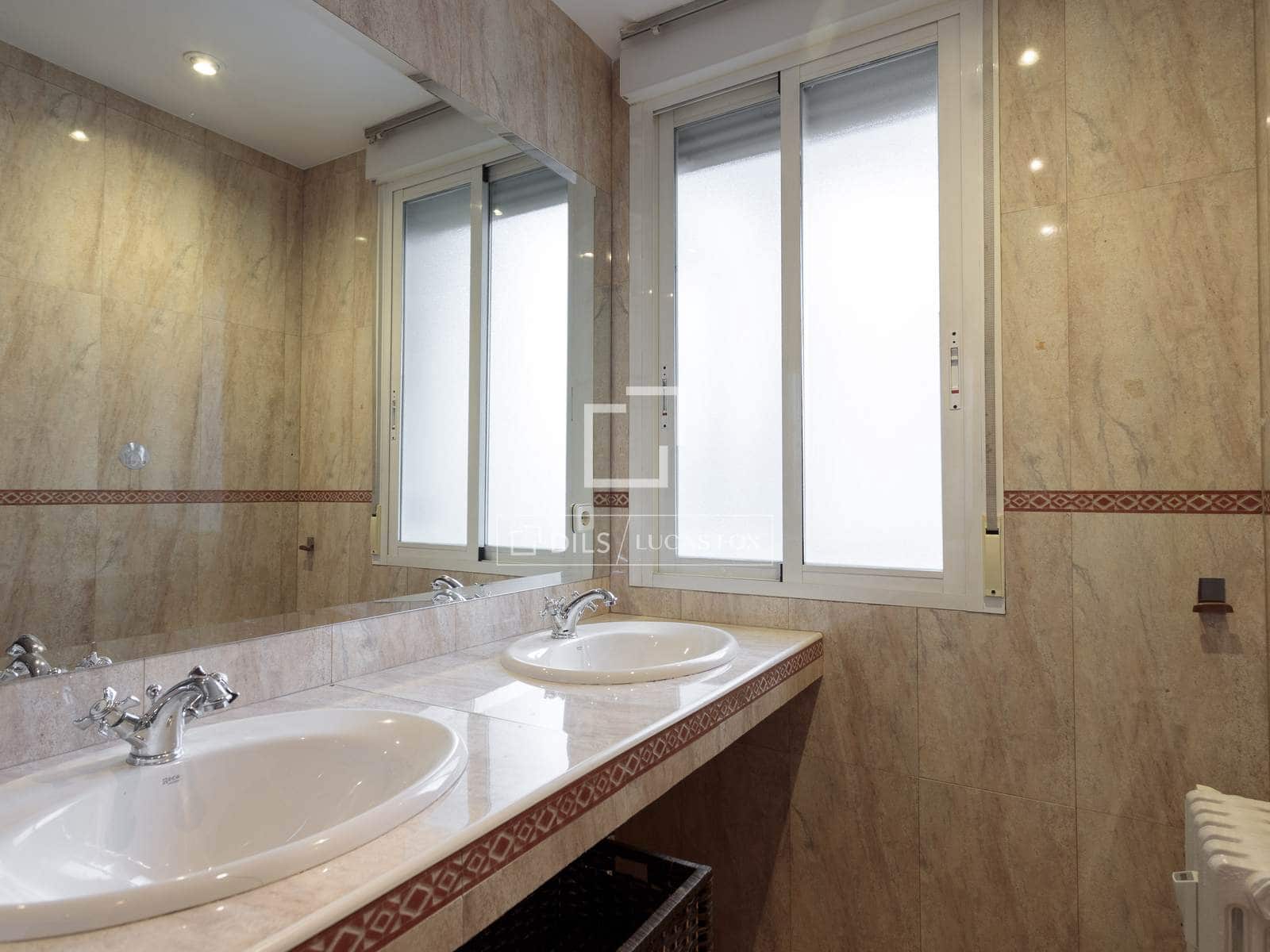 3 slaapkamer Appartement te huur in Madrid stad - € 2.800 (Ref: 9593204)