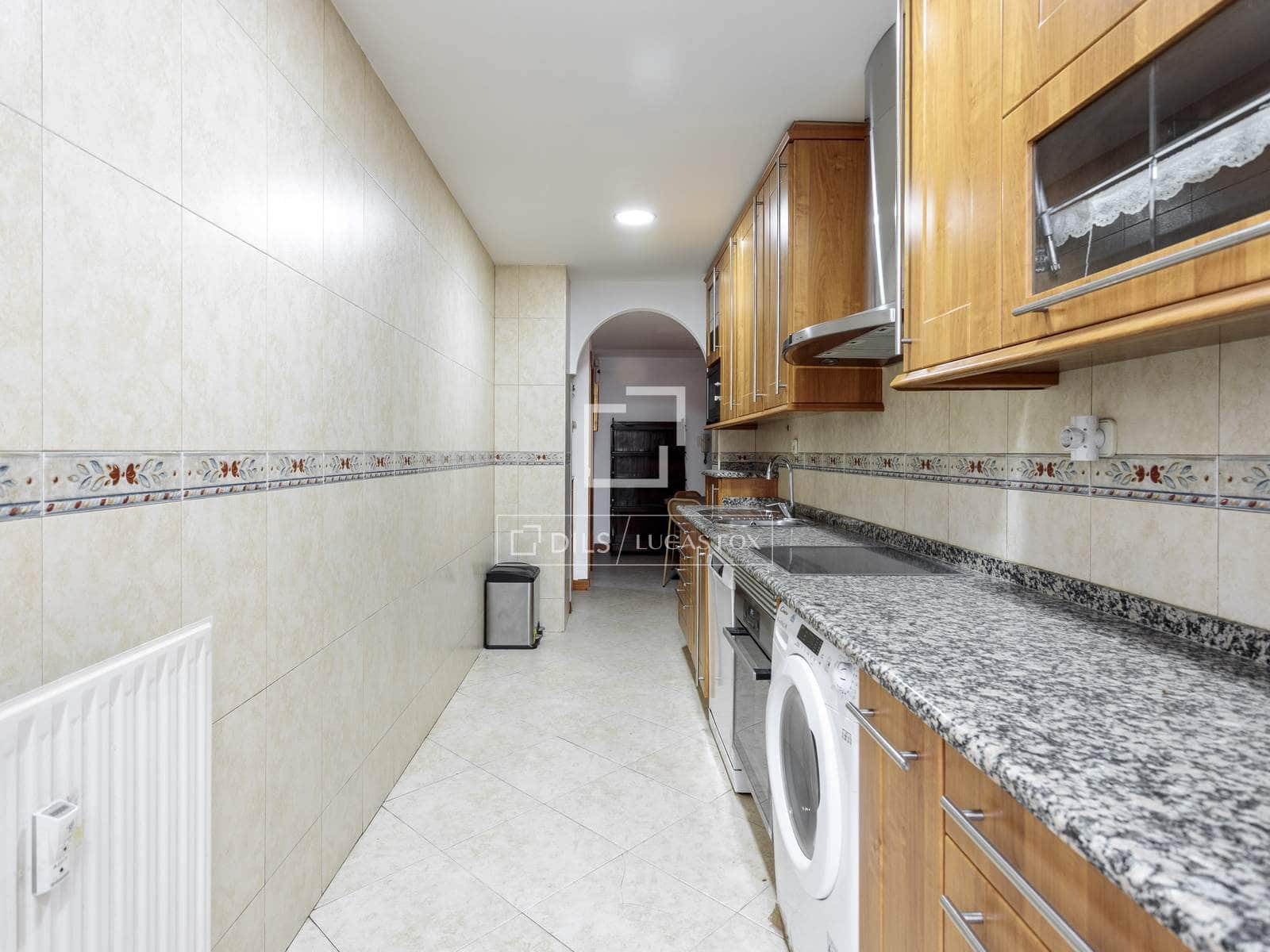 3 slaapkamer Appartement te huur in Madrid stad - € 2.800 (Ref: 9593204)