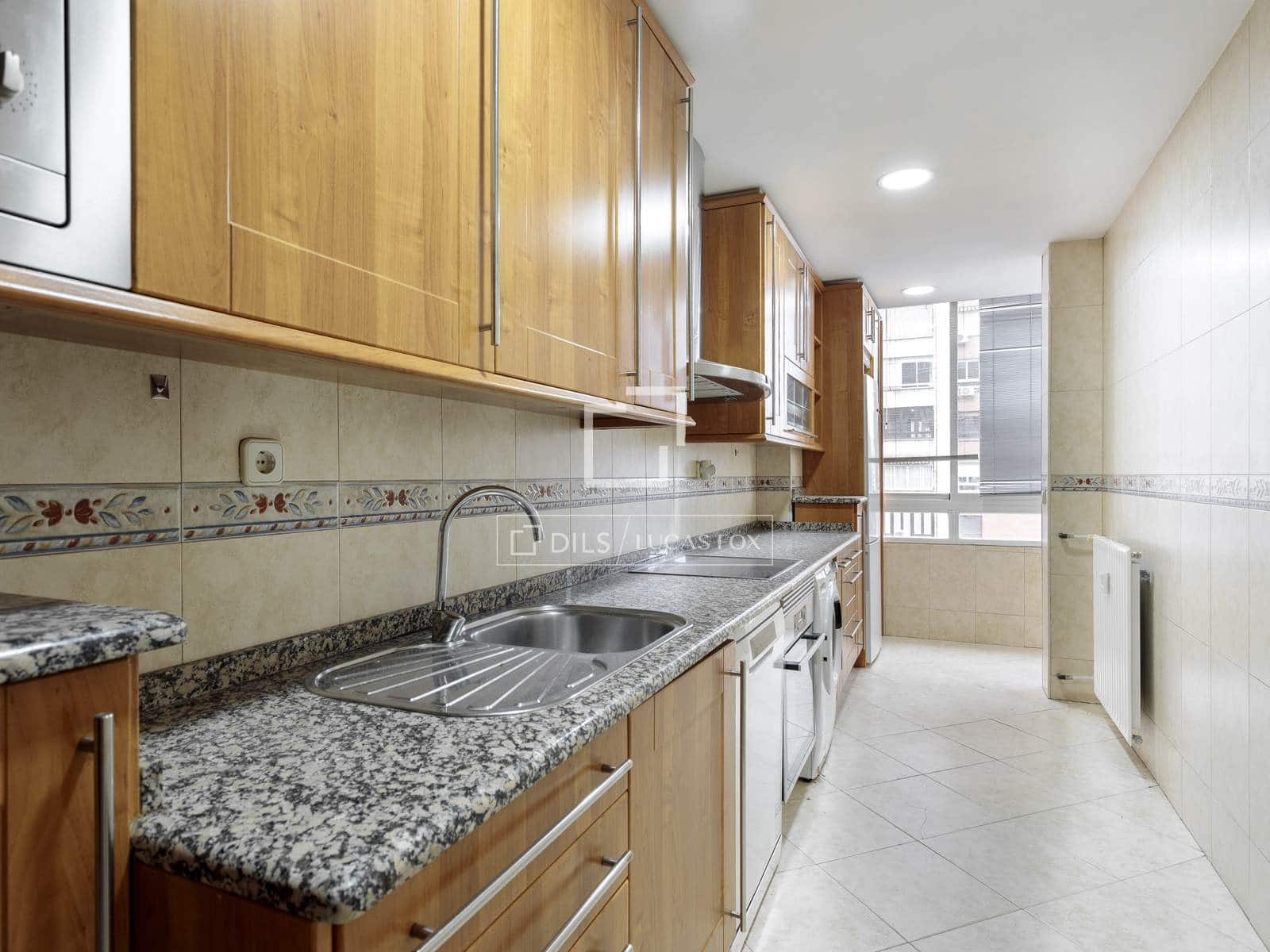 3 slaapkamer Appartement te huur in Madrid stad - € 2.800 (Ref: 9593204)