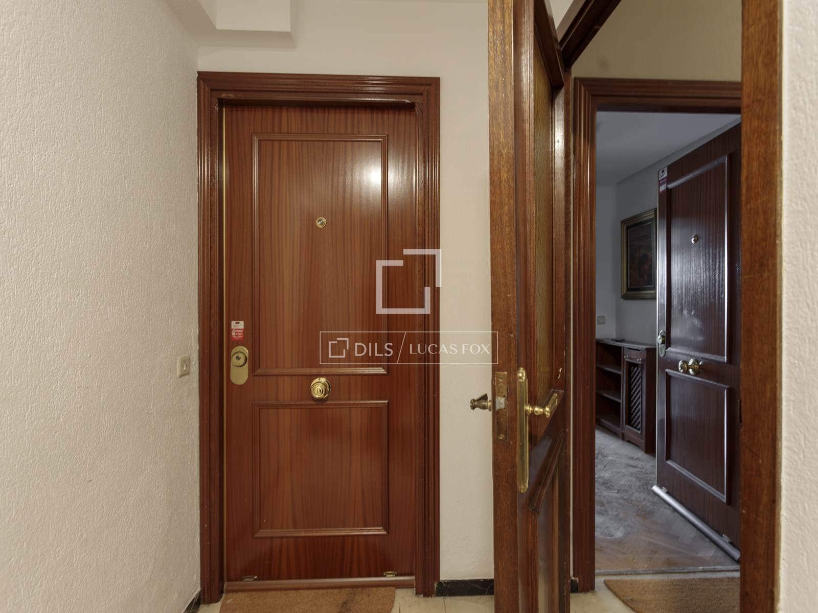 3 slaapkamer Appartement te huur in Madrid stad - € 2.800 (Ref: 9593204)
