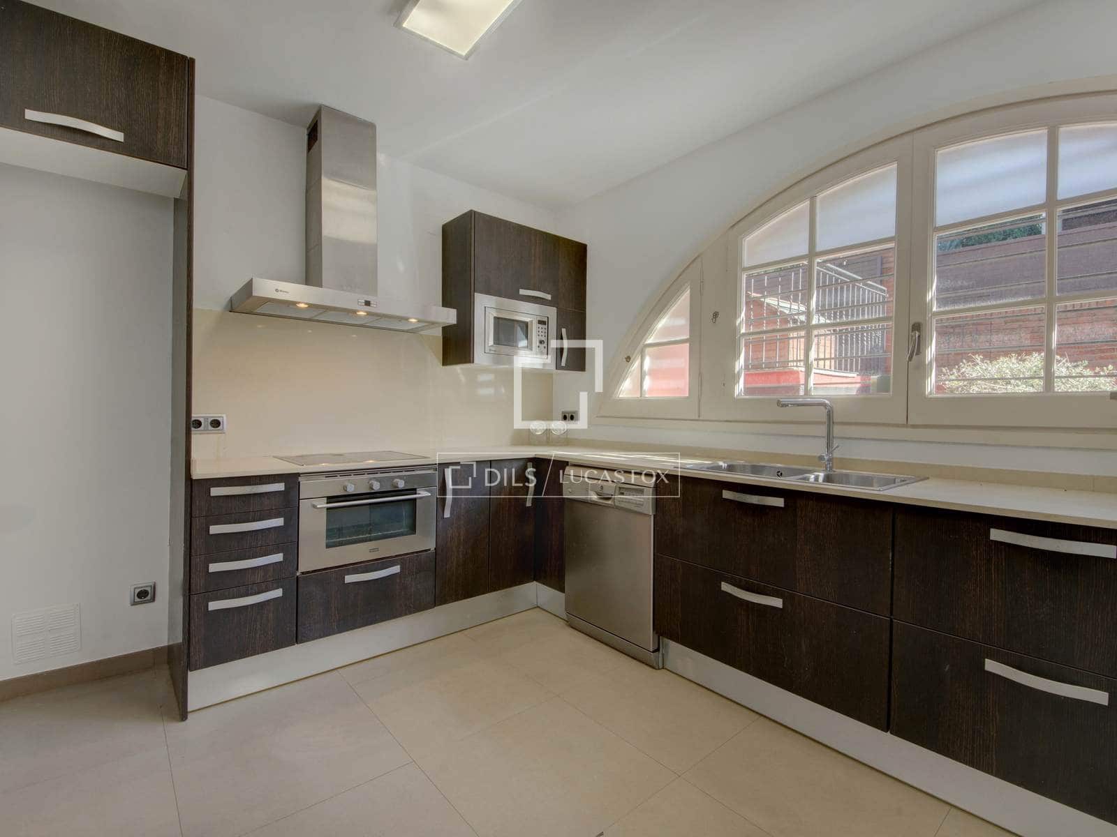 4 slaapkamer Villa te huur in Esplugues de Llobregat met zwembad garage - € 4.100 (Ref: 9593207)