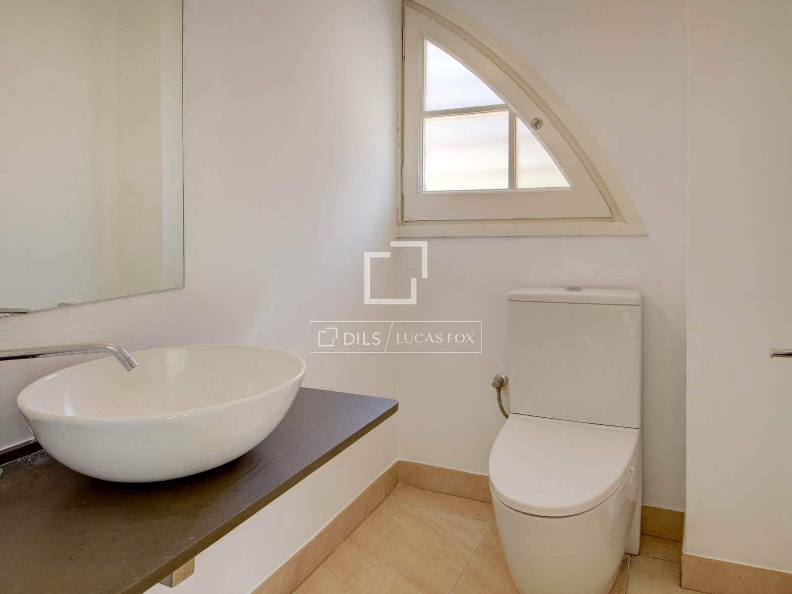 4 slaapkamer Villa te huur in Esplugues de Llobregat met zwembad garage - € 4.100 (Ref: 9593207)