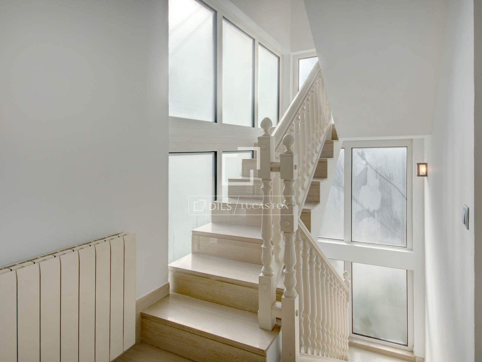 4 slaapkamer Villa te huur in Esplugues de Llobregat met zwembad garage - € 4.100 (Ref: 9593207)