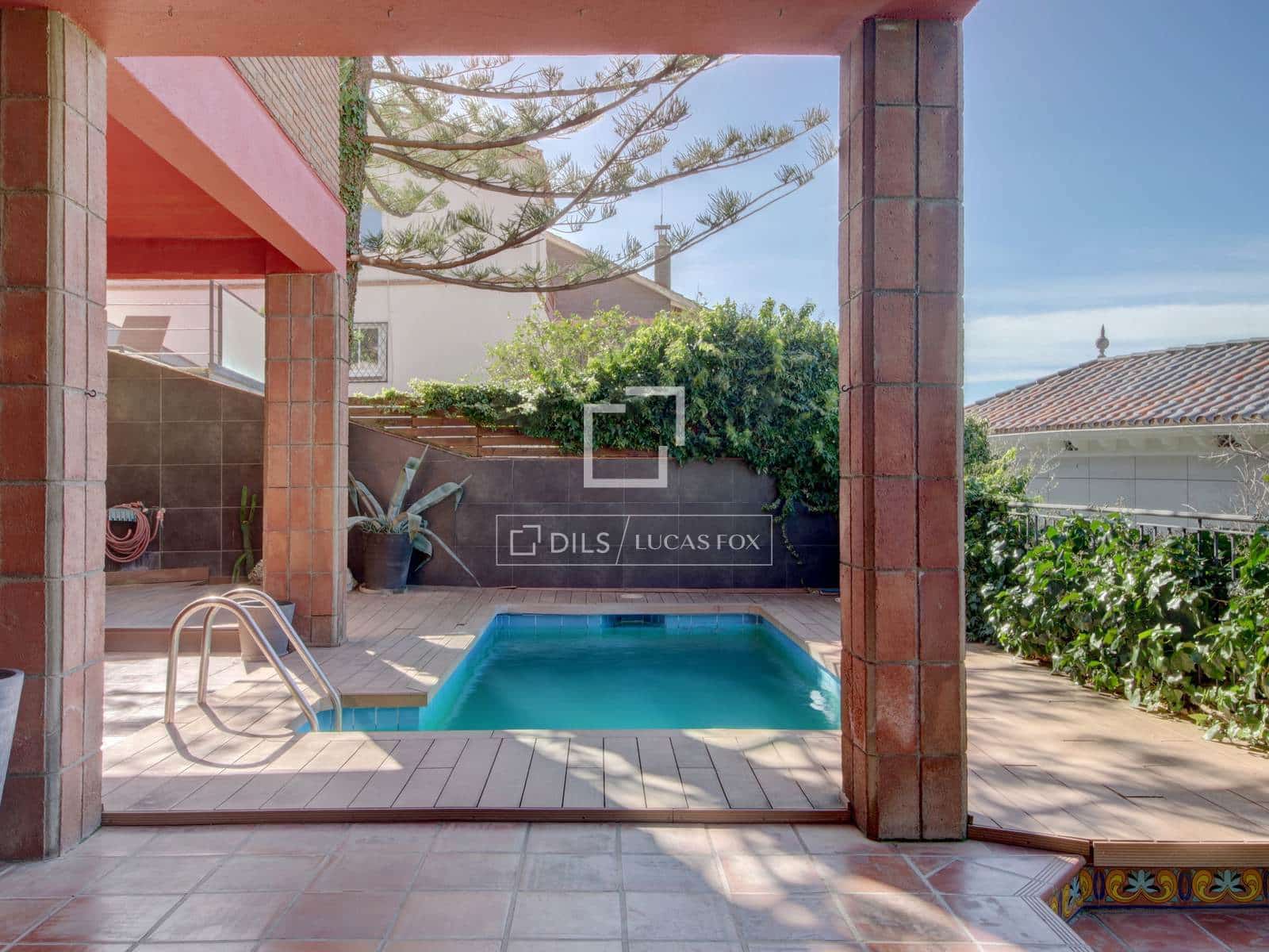 4 slaapkamer Villa te huur in Esplugues de Llobregat met zwembad garage - € 4.100 (Ref: 9593207)