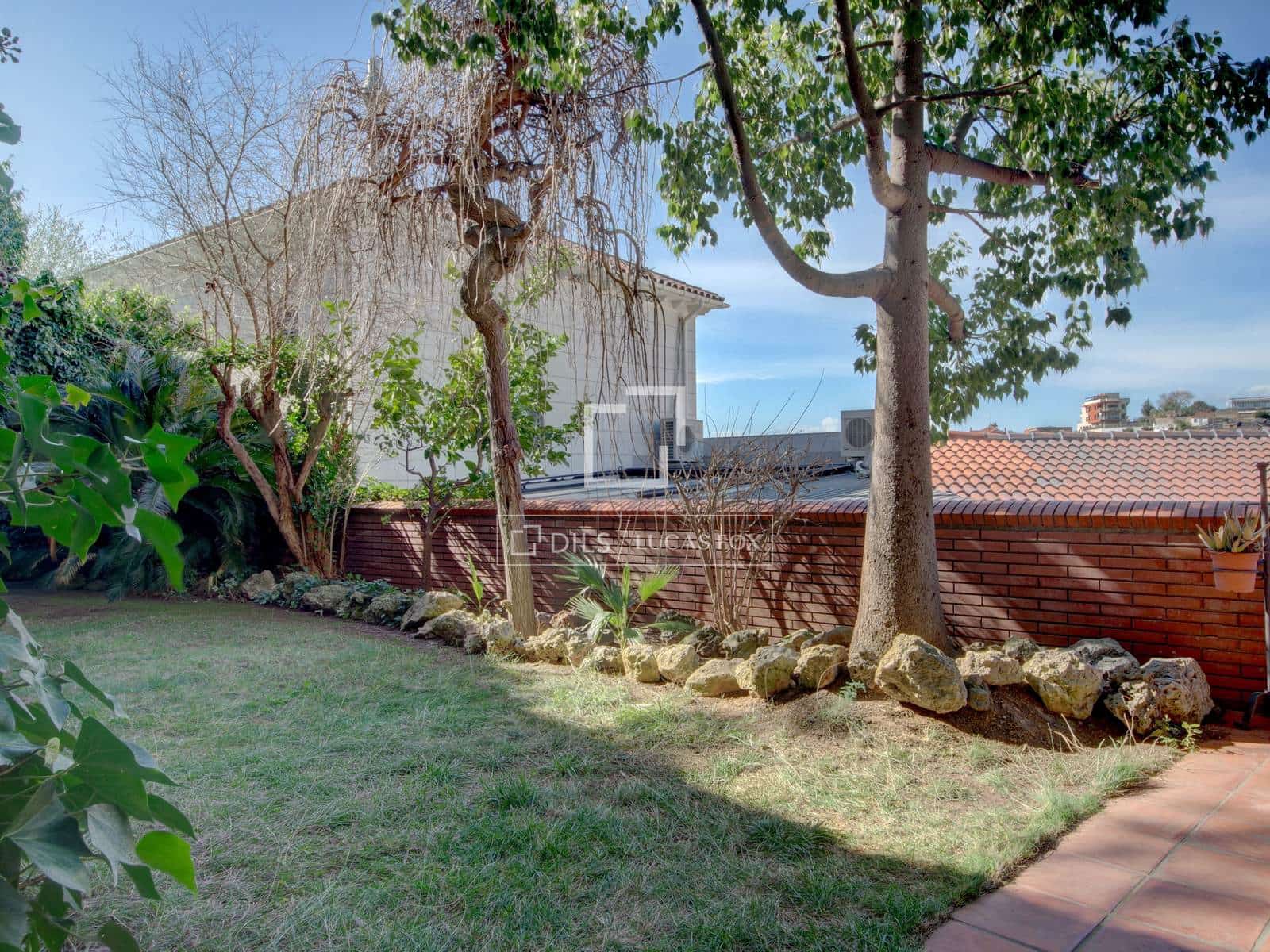 4 slaapkamer Villa te huur in Esplugues de Llobregat met zwembad garage - € 4.100 (Ref: 9593207)