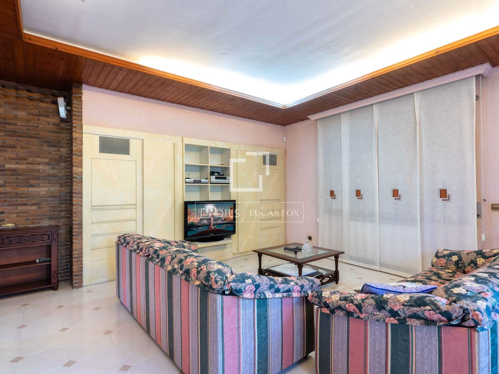 5 makuuhuone Huvila myytävänä paikassa Lloret de Mar mukana uima-altaan 
autotalli - 3 000 000 € (Ref: 9596844)