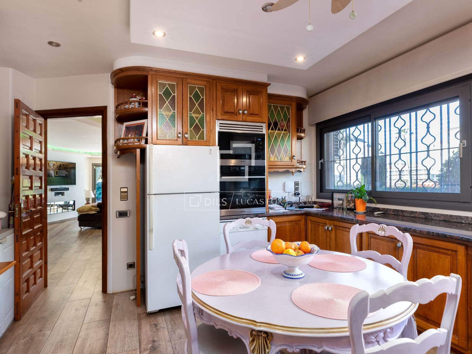 5 makuuhuone Huvila myytävänä paikassa Lloret de Mar mukana uima-altaan 
autotalli - 3 000 000 € (Ref: 9596844)