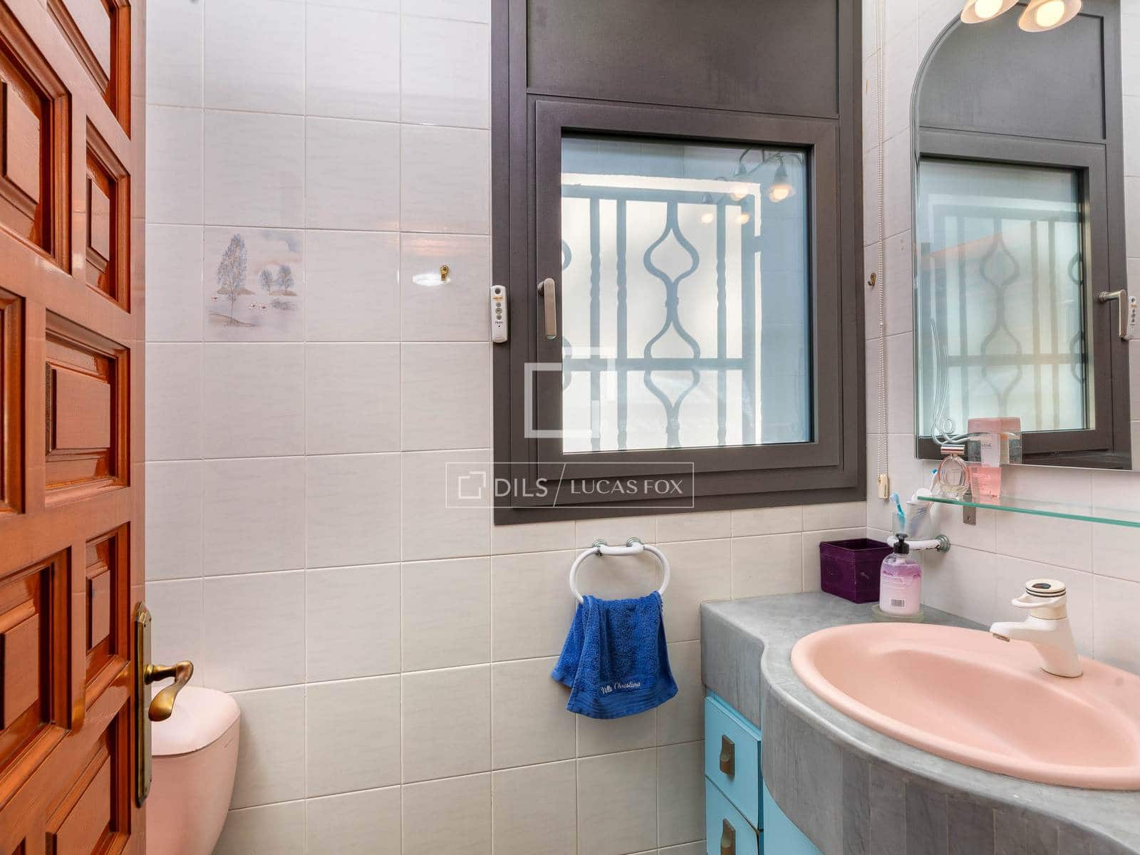 5 makuuhuone Huvila myytävänä paikassa Lloret de Mar mukana uima-altaan 
autotalli - 3 000 000 € (Ref: 9596844)