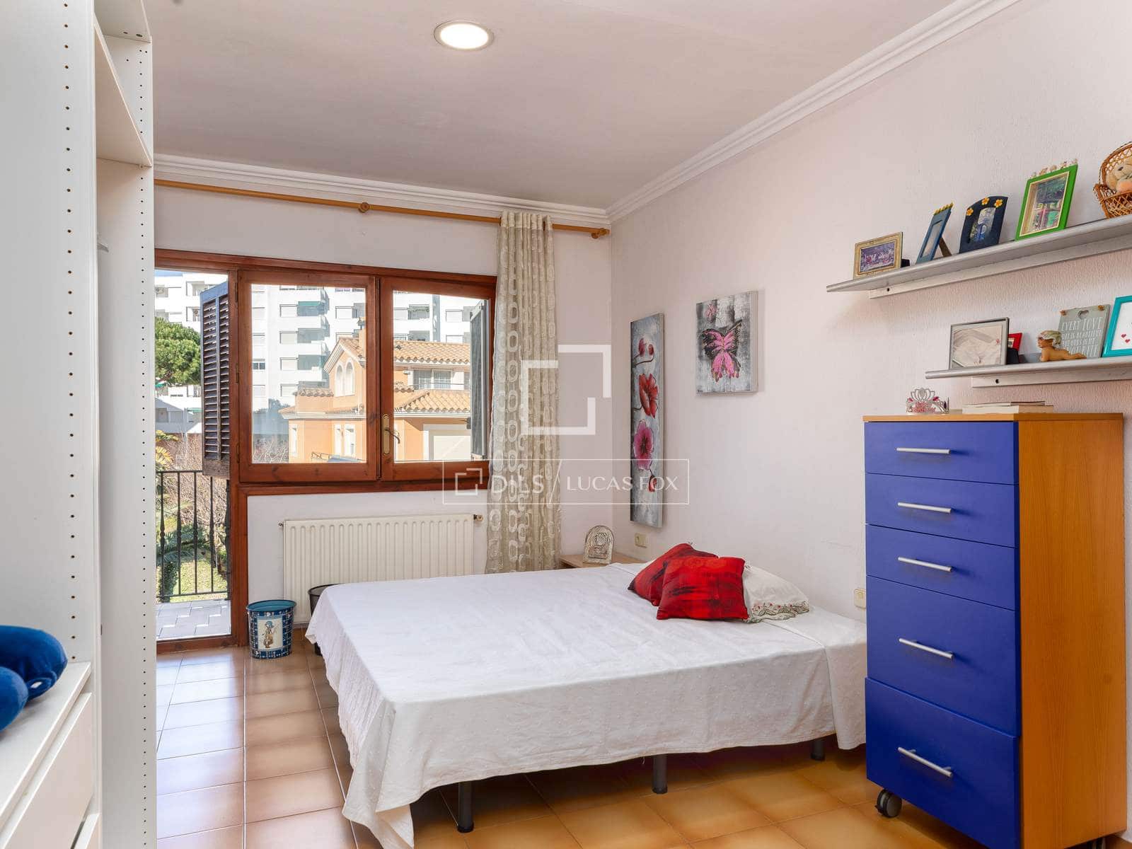 5 makuuhuone Huvila myytävänä paikassa Lloret de Mar mukana uima-altaan 
autotalli - 3 000 000 € (Ref: 9596844)