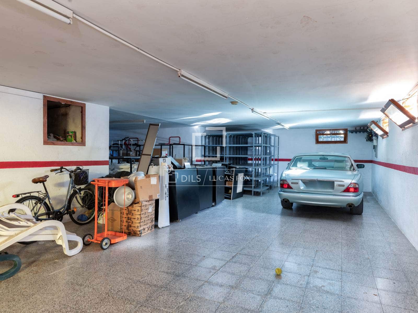 5 makuuhuone Huvila myytävänä paikassa Lloret de Mar mukana uima-altaan 
autotalli - 3 000 000 € (Ref: 9596844)