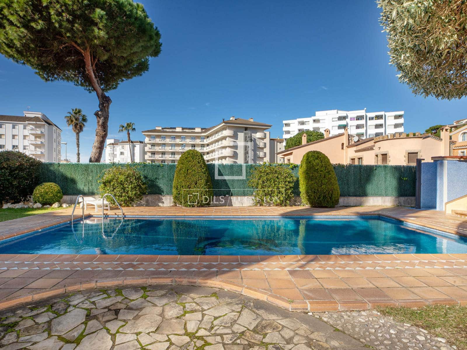 5 makuuhuone Huvila myytävänä paikassa Lloret de Mar mukana uima-altaan 
autotalli - 3 000 000 € (Ref: 9596844)