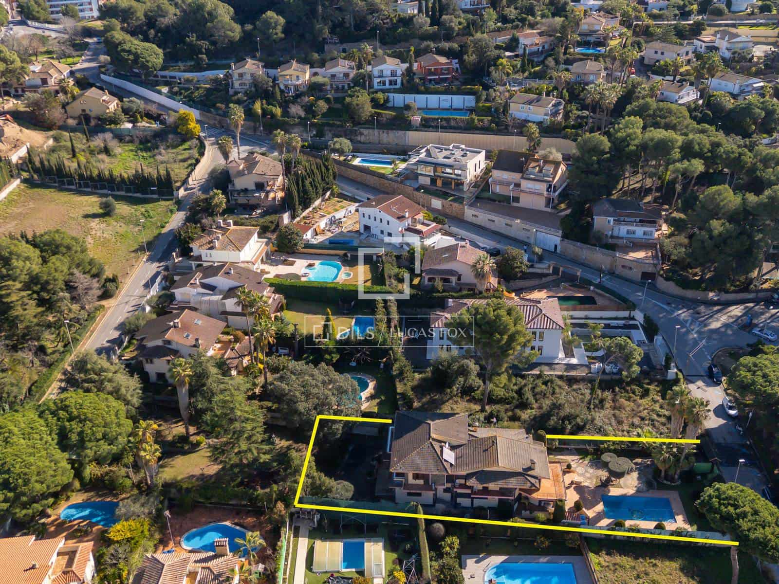 5 makuuhuone Huvila myytävänä paikassa Lloret de Mar mukana uima-altaan 
autotalli - 3 000 000 € (Ref: 9596844)