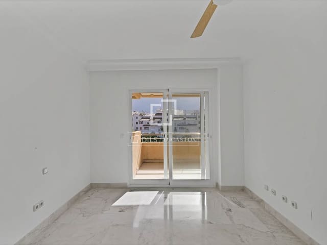 3 bedroom Apartment for sale in Marbella with pool garage - € 995,000 (Ref: 9598085)