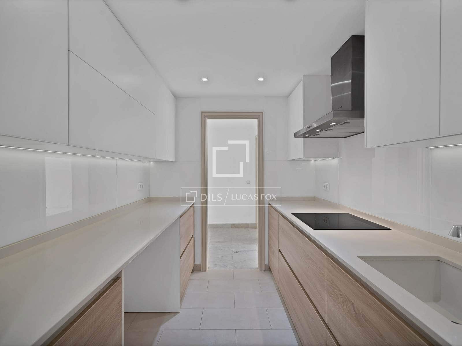 3 bedroom Apartment for sale in Marbella with pool garage - € 995,000 (Ref: 9598085)