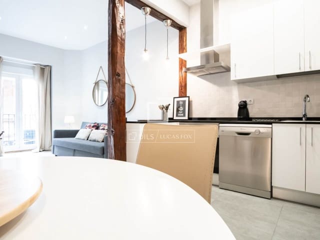 1 slaapkamer Appartement te huur in Madrid stad - € 2.400 (Ref: 9598175)