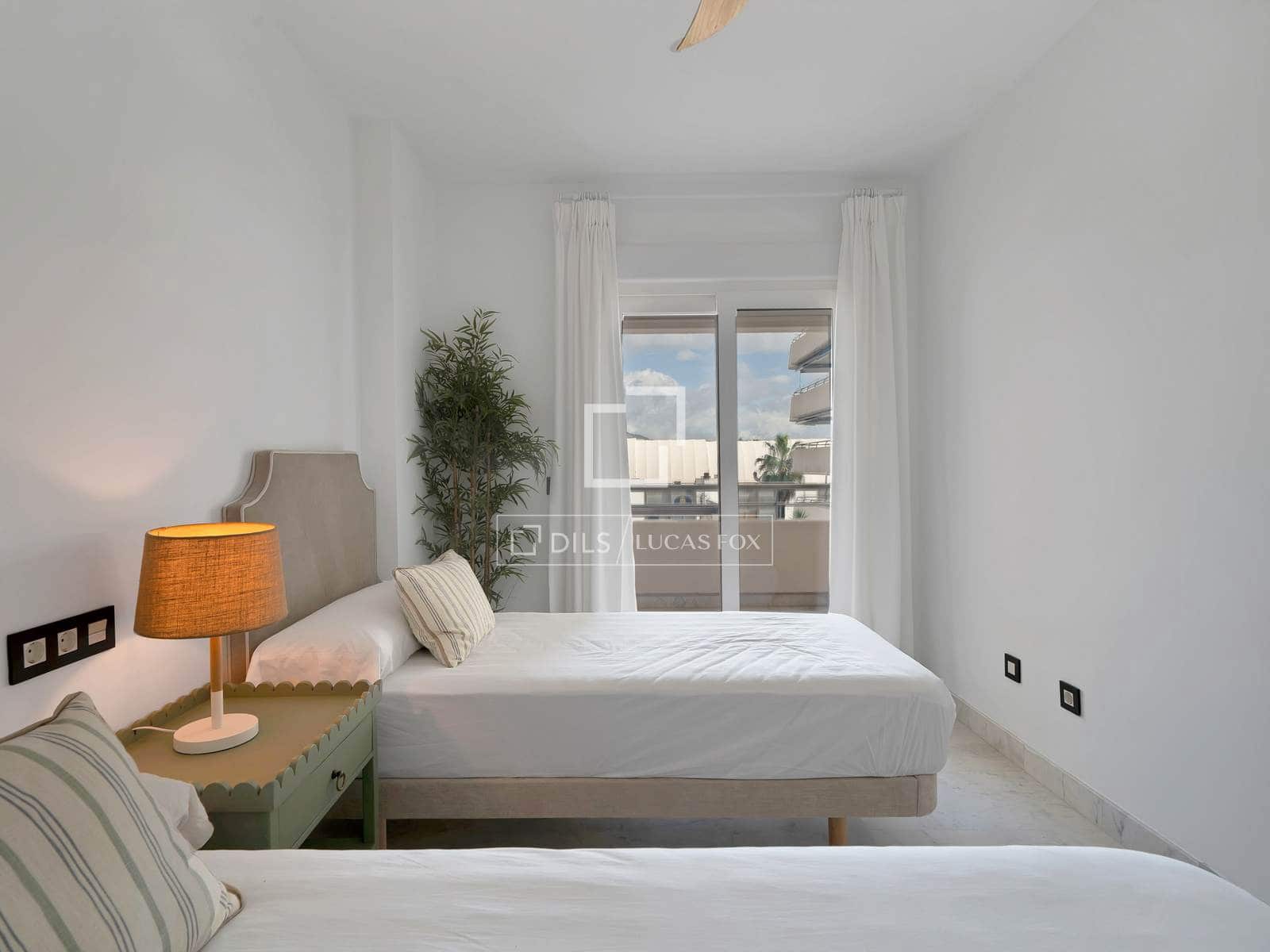 Apartamento de 3 habitaciones en Marbella en venta con piscina garaje - 1.195.000 € (Ref: 9598178)