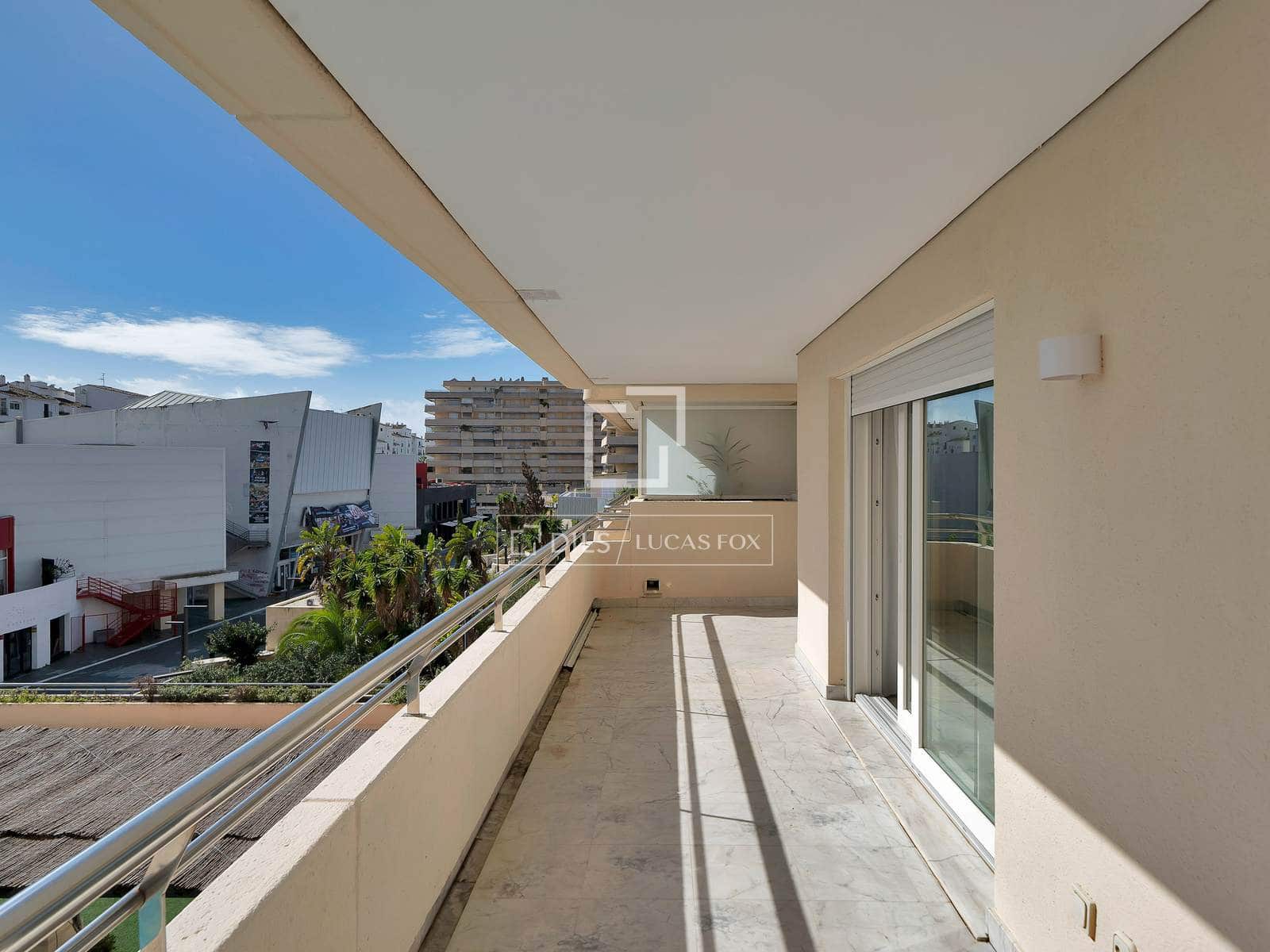 Apartamento de 3 habitaciones en Marbella en venta con piscina garaje - 1.195.000 € (Ref: 9598178)