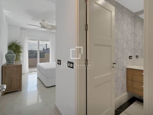 Apartamento de 3 habitaciones en Marbella en venta con piscina garaje - 1.195.000 € (Ref: 9598178)