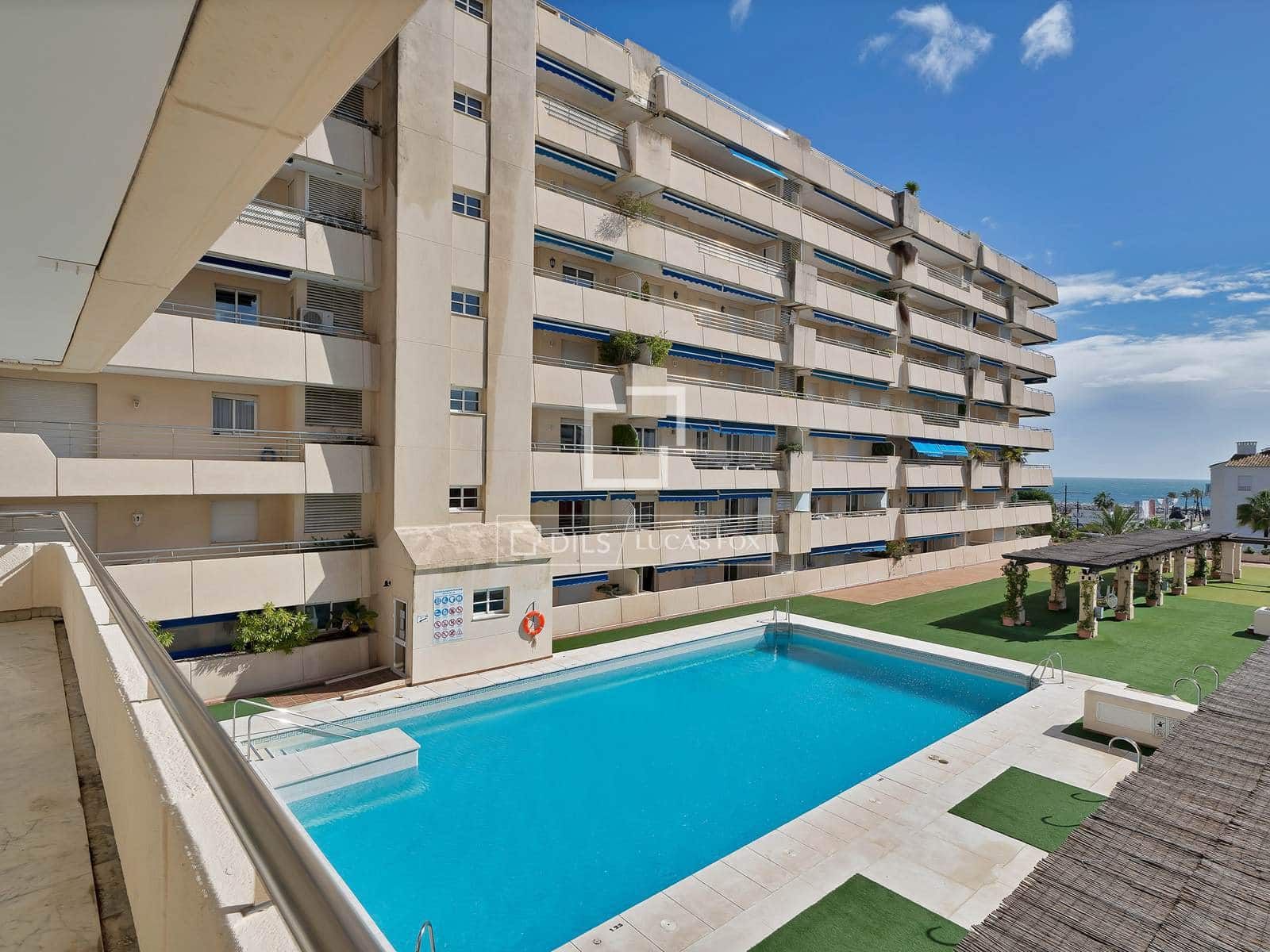 Apartamento de 3 habitaciones en Marbella en venta con piscina garaje - 1.195.000 € (Ref: 9598178)