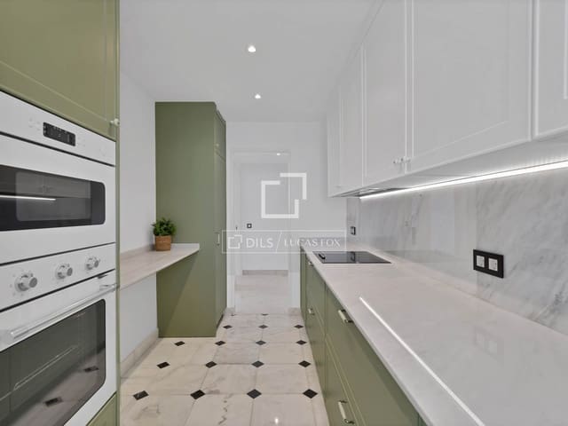 Apartamento de 3 habitaciones en Marbella en venta con piscina garaje - 1.195.000 € (Ref: 9598178)