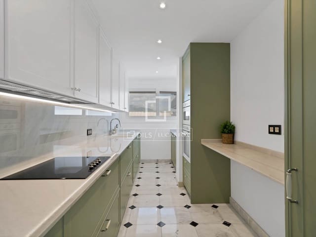 Apartamento de 3 habitaciones en Marbella en venta con piscina garaje - 1.195.000 € (Ref: 9598178)