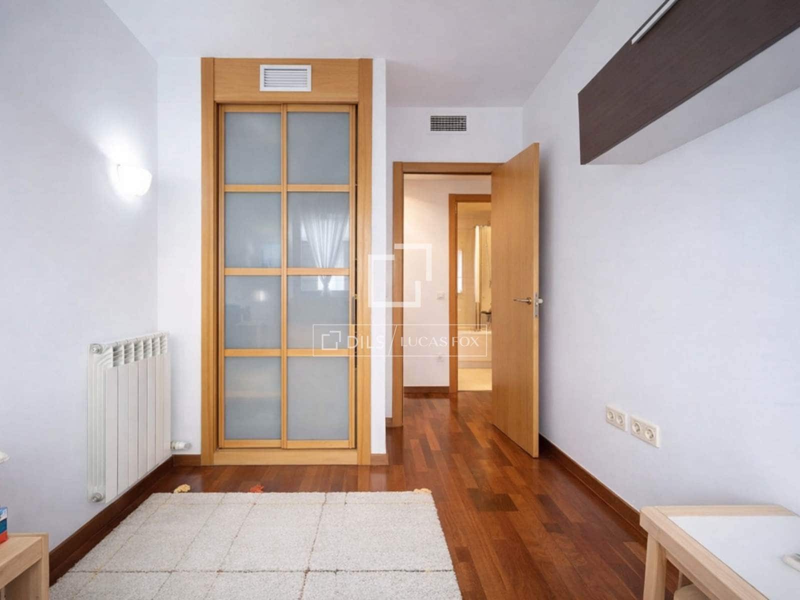 4 soverom Leilighet til salgs i Sant Cugat del Valles med svømmebasseng garasje - € 695 000 (Ref: 9598179)