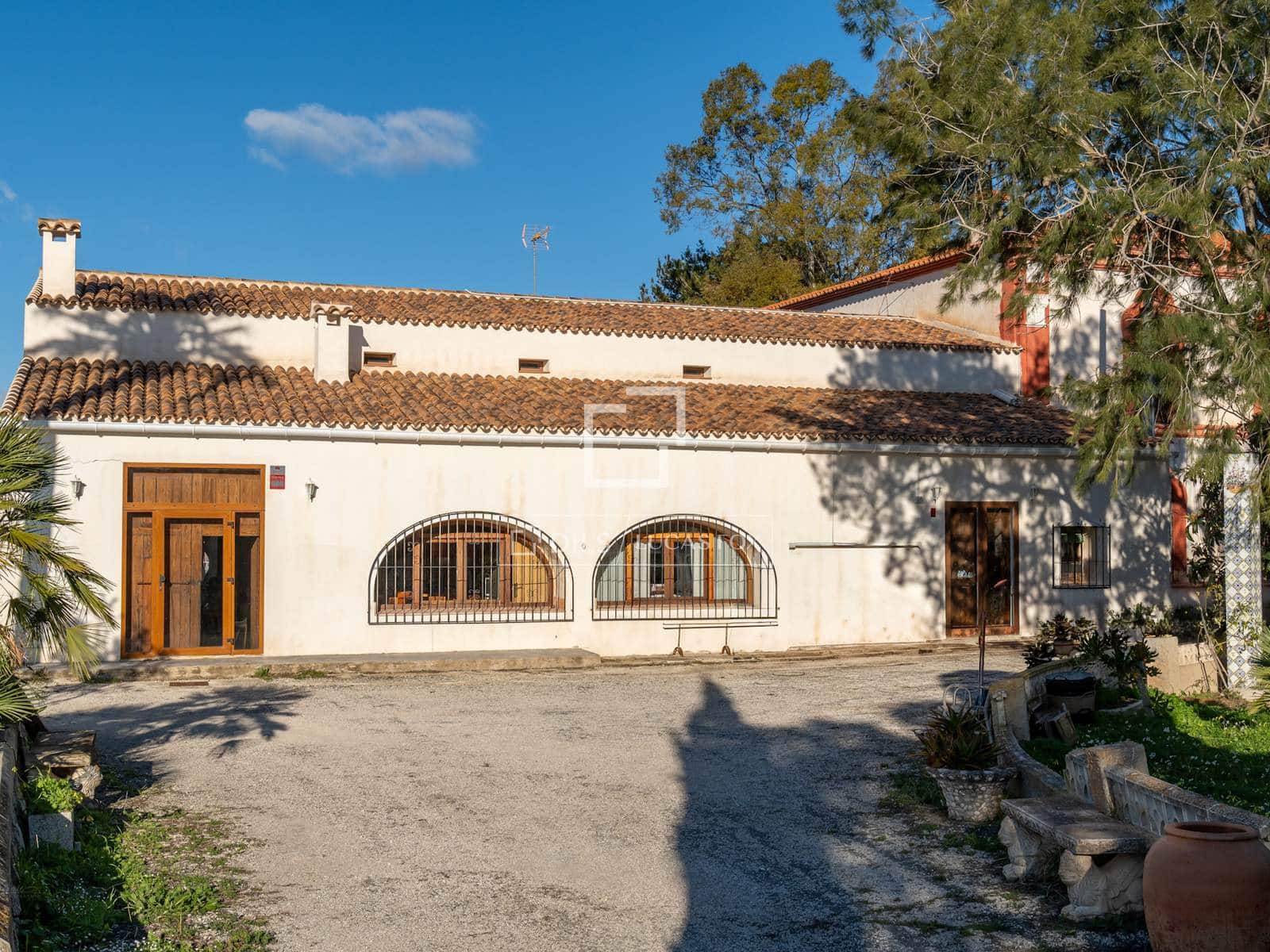 6 slaapkamer Villa te koop in Teulada - € 2.495.000 (Ref: 9598326)