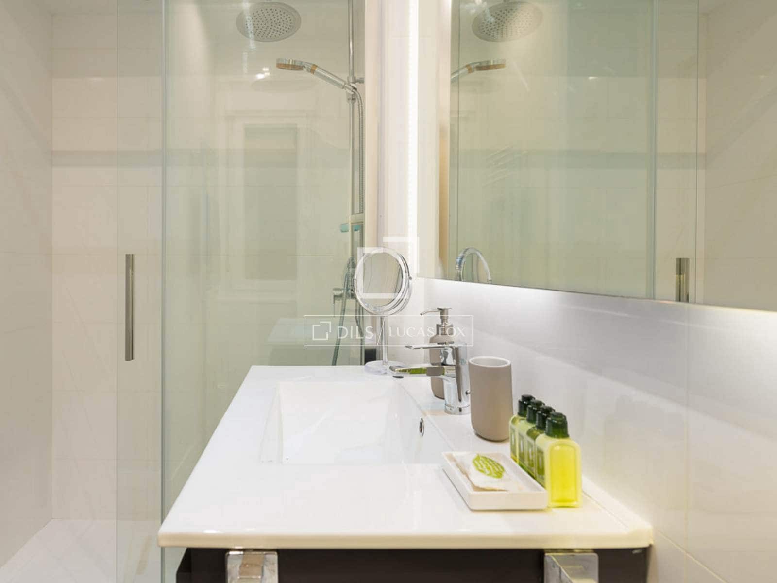 2 slaapkamer Appartement te huur in Madrid stad - € 3.400 (Ref: 9598327)