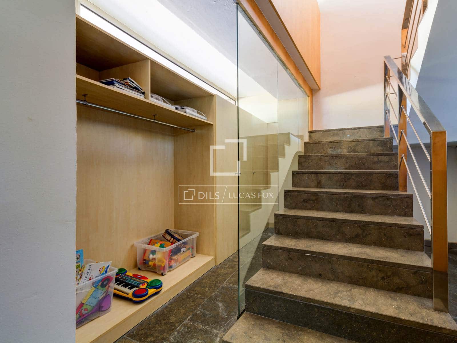 4 sypialnia Willa na sprzedaż w Salou z basenem - 1 475 000 € (Ref: 9598328)