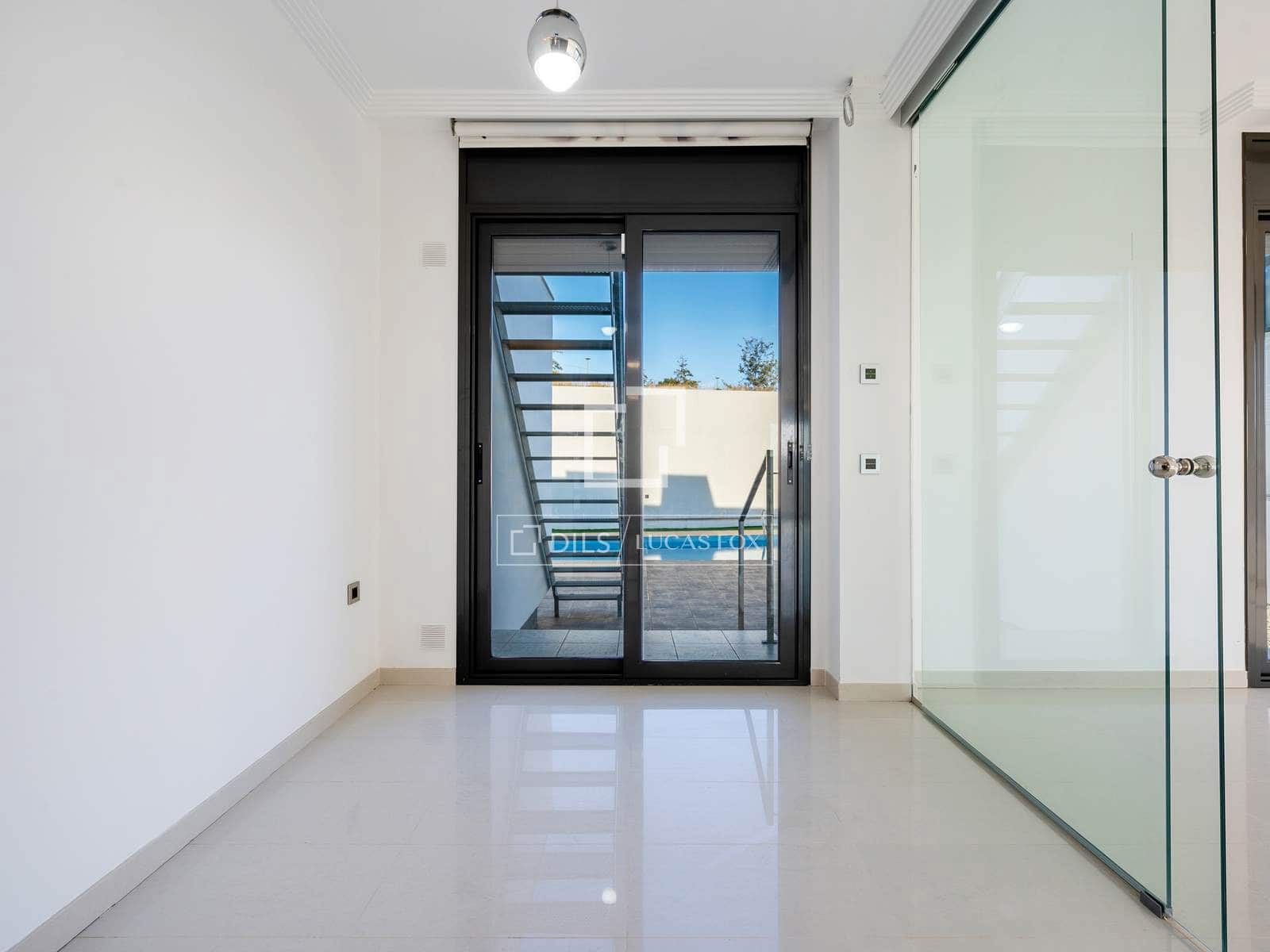 4 chambre Villa/Maison à vendre à Castellvell del Camp avec piscine garage - 575 000 € (Ref: 9598459)