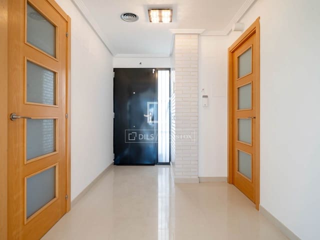 4 chambre Villa/Maison à vendre à Castellvell del Camp avec piscine garage - 575 000 € (Ref: 9598459)