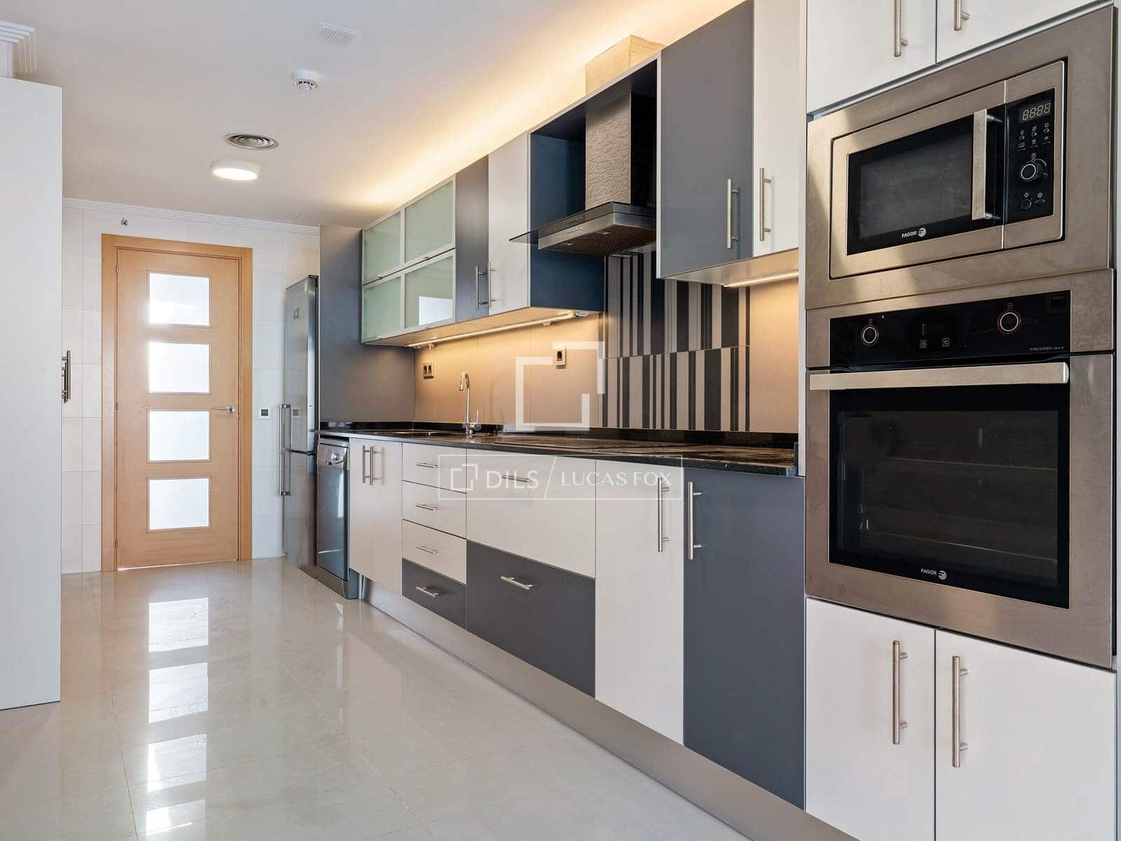 4 chambre Villa/Maison à vendre à Castellvell del Camp avec piscine garage - 575 000 € (Ref: 9598459)