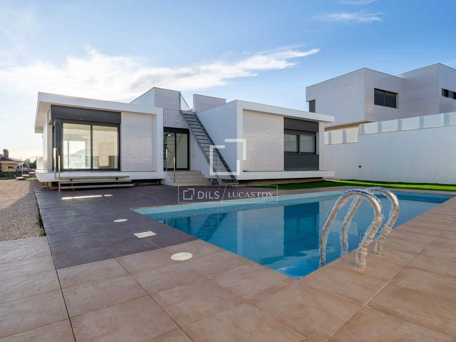 4 chambre Villa/Maison à vendre à Castellvell del Camp avec piscine garage - 575 000 € (Ref: 9598459)