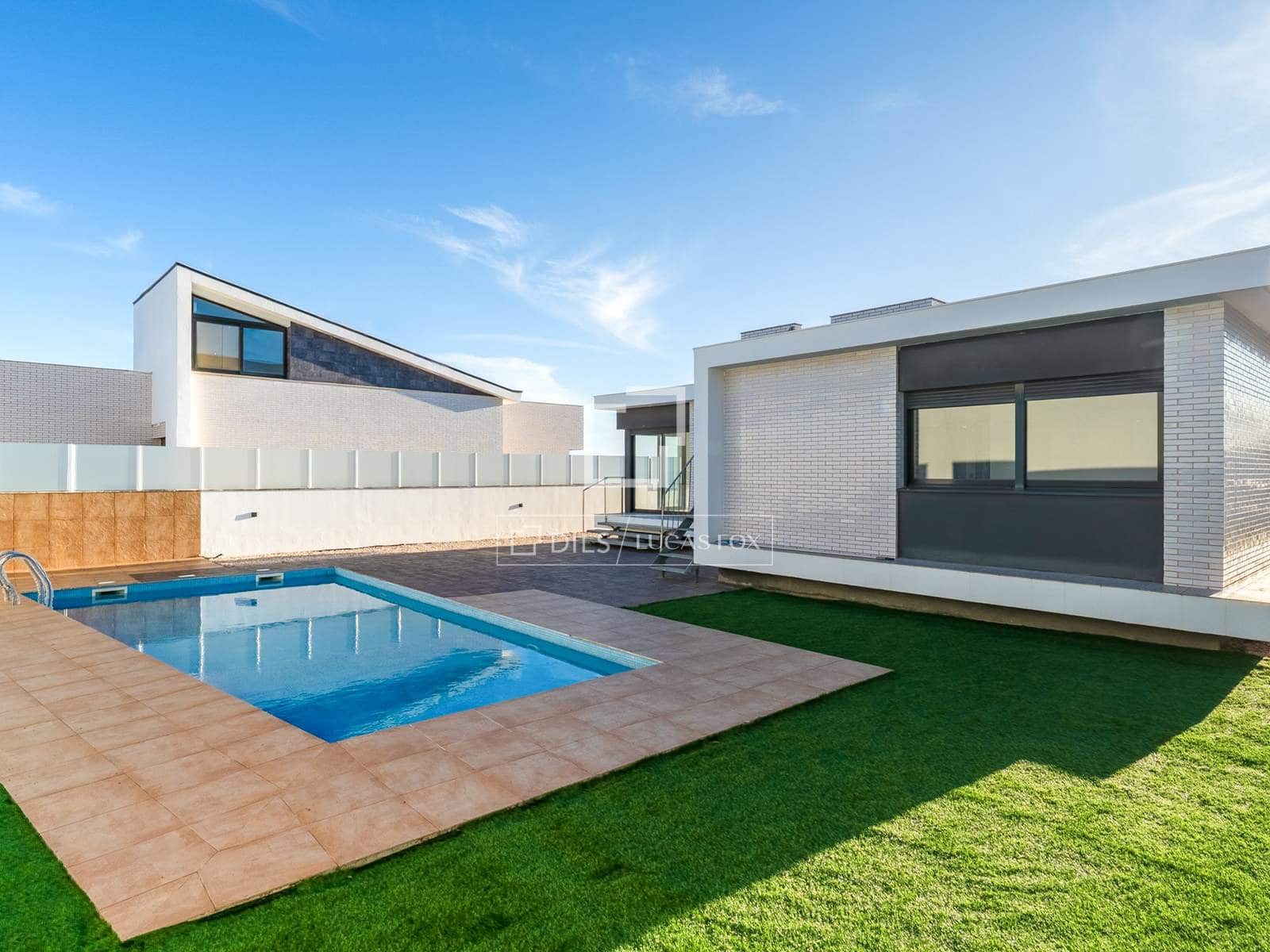 4 chambre Villa/Maison à vendre à Castellvell del Camp avec piscine garage - 575 000 € (Ref: 9598459)