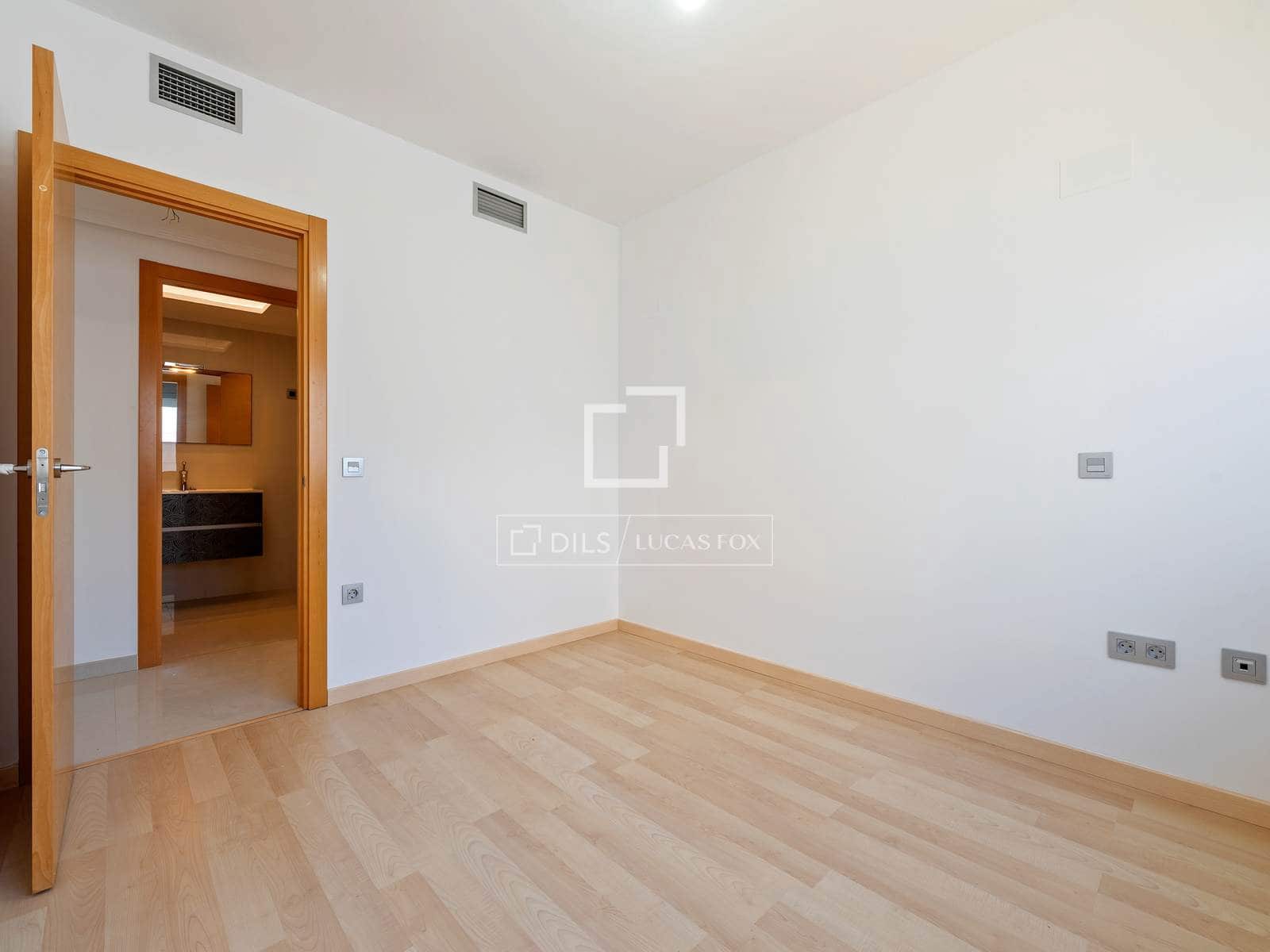 4 chambre Villa/Maison à vendre à Castellvell del Camp avec piscine garage - 575 000 € (Ref: 9598459)